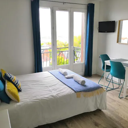 Escale Gambetta - Et 2-6 Personnes Vue Et دْييب